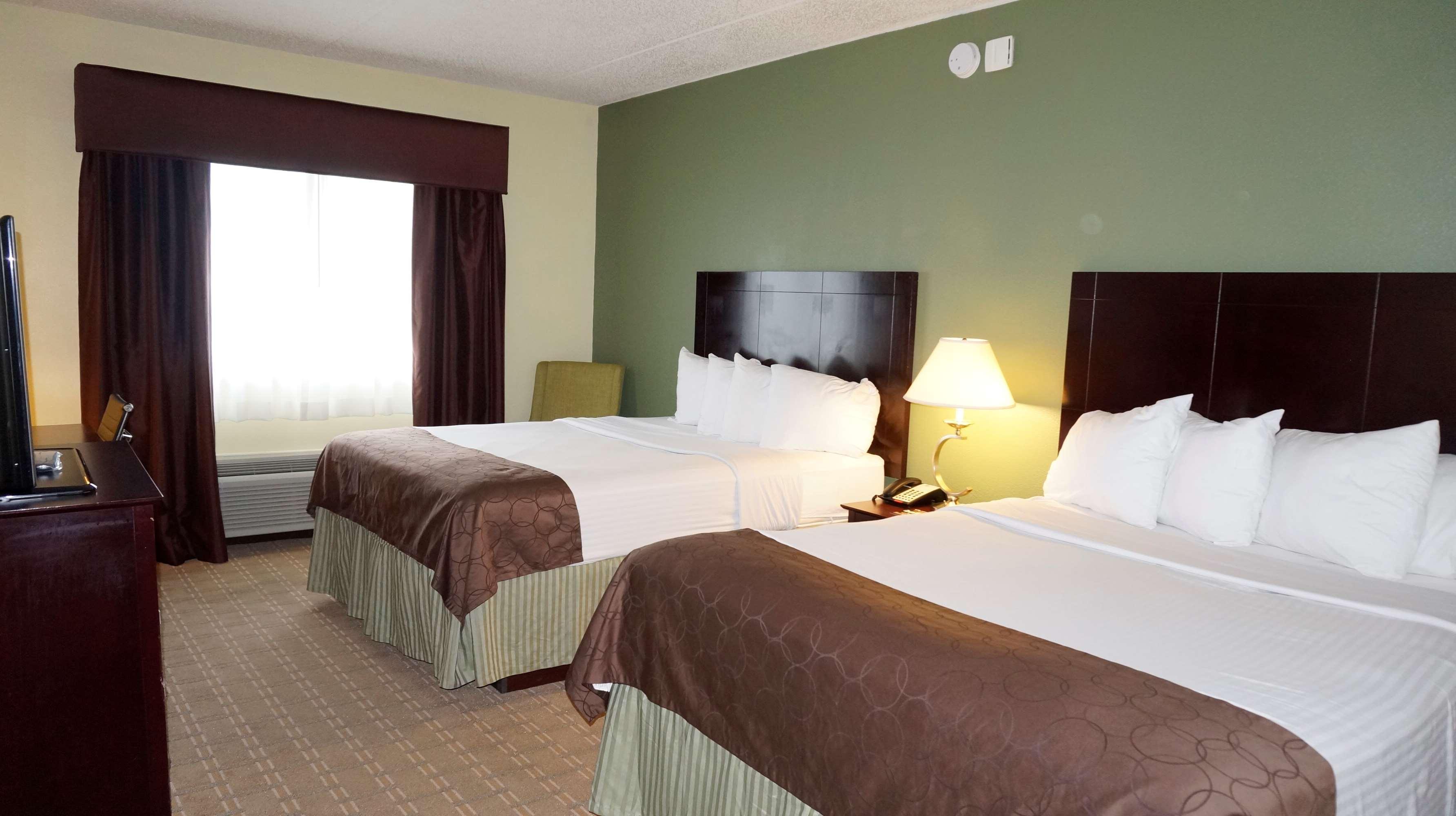 Best Western Airport Inn & Suites Cleveland Brook Park Екстериор снимка