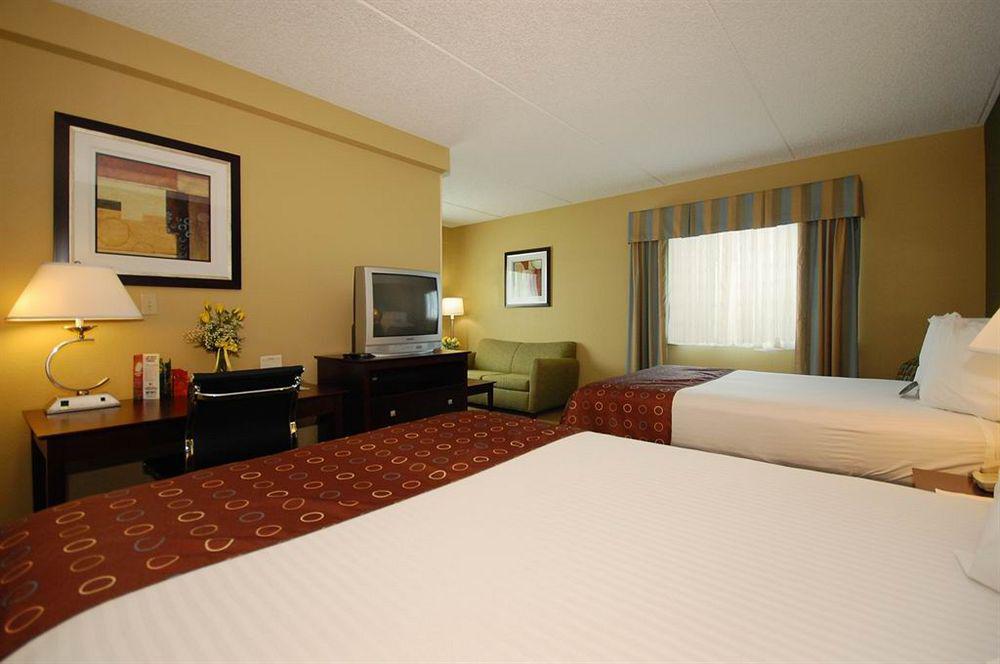 Best Western Airport Inn & Suites Cleveland Brook Park Стая снимка